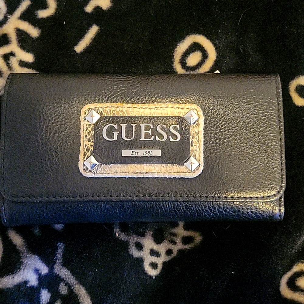 Guess wallet womens nice quality wear black silver 👌